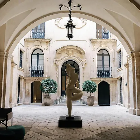 La Fiermontina Palazzo Bozzi Corso ゲストハウス レッチェ